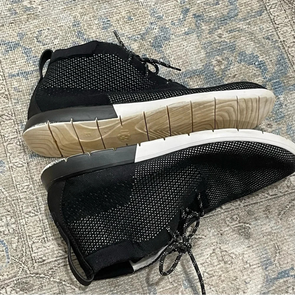 UGG Treadlite by UGG Australia Collection Mens Rare  Sneaker Both Size 12